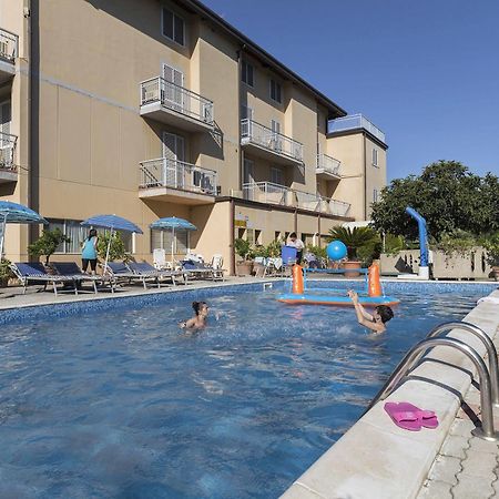 Hotel Darsena Passignano sul Trasimeno Exterior foto