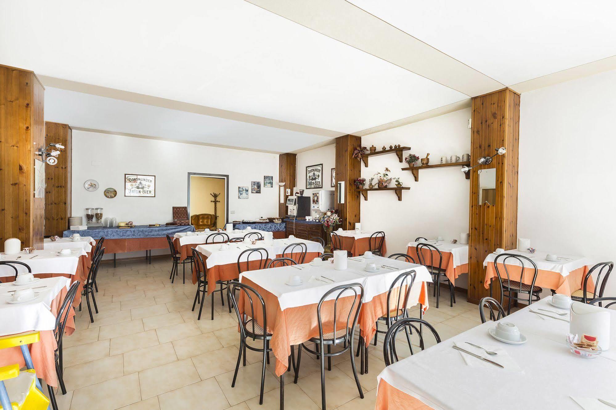 Hotel Darsena Passignano sul Trasimeno Exterior foto
